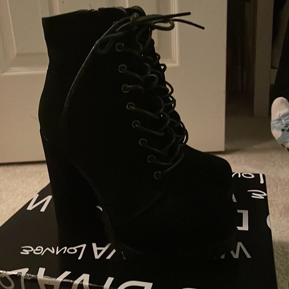 Heeled booties - Picture 2 of 5